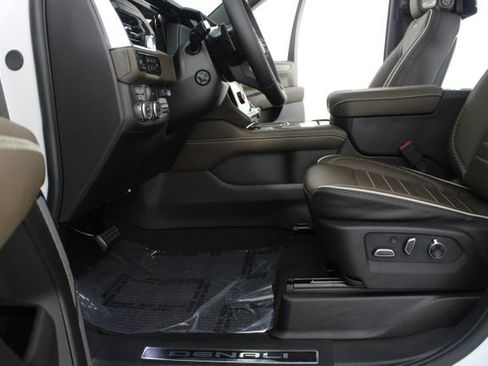 New 2026 GMC Yukon XL Denali Ultimate image 19