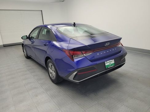 Used 2025 Hyundai Elantra SE FWD image 5