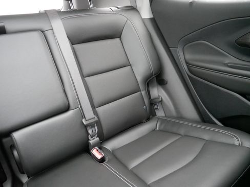 Used 2024 GMC Terrain SLT w/ Infotainment Package II image 14