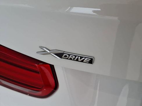 Used 2018 BMW 320i xDrive Sedan w/ Convenience Package image 18