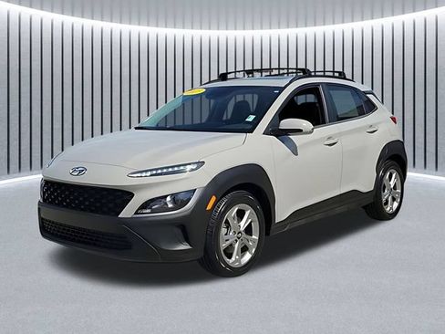 Used 2023 Hyundai Kona SEL w/ Convenience Package FWD image 3