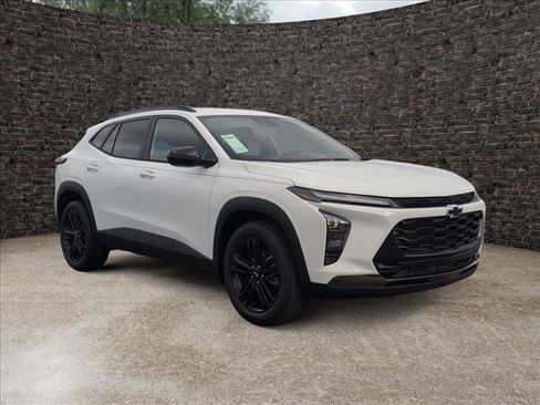 New 2026 Chevrolet Trax ACTIV w/ Driver Confidence Package image 2