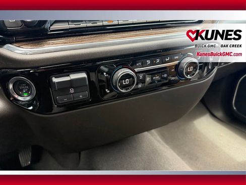 Used 2025 Chevrolet Silverado 1500 LT AWD/4WD image 19