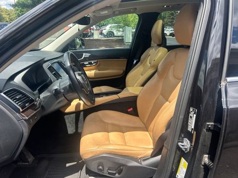 Used 2016 Volvo XC90 T6 Momentum w/ Momentum Plus Package AWD/4WD image 17