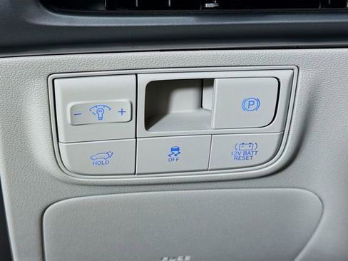 Used 2025 Hyundai Tucson Limited image 20