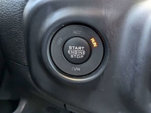 Used 2021 Jeep Wrangler Unlimited Sahara AWD/4WD image 30