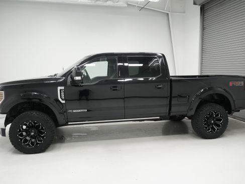 Used 2019 Ford F250 Lariat w/ Lariat Ultimate Package AWD/4WD image 6