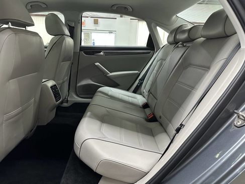 Used 2016 Volkswagen Passat 1.8T SE image 13