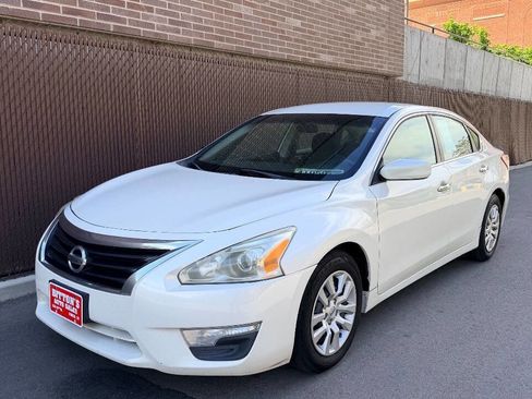 Used 2013 Nissan Altima 2.5 S FWD image 6