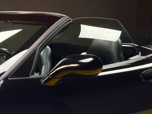 Used 2004 Chevrolet Corvette Convertible w/ Preferred Equipment Group image 9