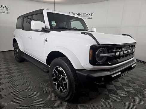 Used 2024 Ford Bronco Outer Banks AWD/4WD image 4