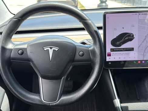Used 2019 Tesla Model 3 Mid Range RWD image 28