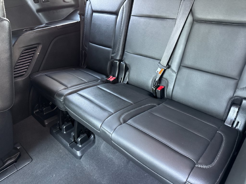 Used 2022 GMC Yukon Denali RWD image 16