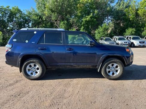 Used 2014 Toyota 4Runner SR5 AWD/4WD image 7