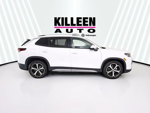 New 2026 Volkswagen Tiguan SE FWD image 8