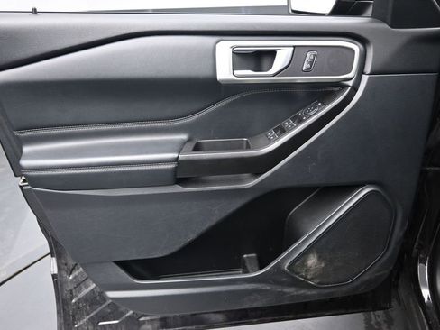 Used 2020 Ford Explorer XLT w/ Equipment Group 202A AWD/4WD image 23