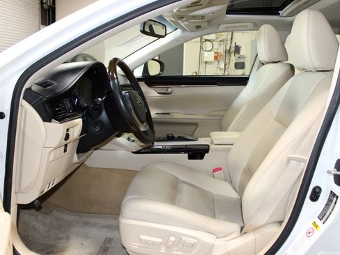 Used 2013 Lexus ES 350 w/ Premium Pkg FWD image 8