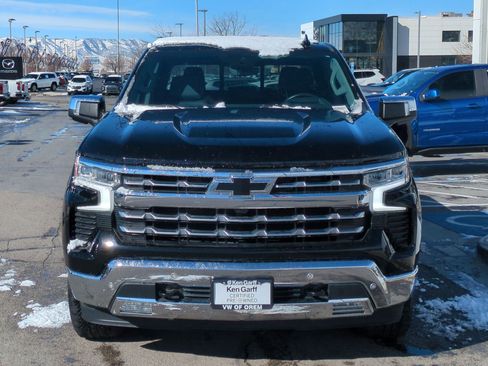 Used 2022 Chevrolet Silverado 1500 LTZ w/ LTZ Premium Package image 12