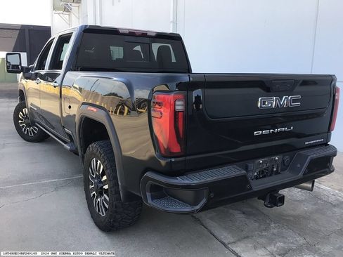 Used 2024 GMC Sierra 2500 Denali Ultimate AWD/4WD image 5