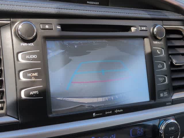 Used 2016 Toyota Highlander XLE AWD/4WD image 32