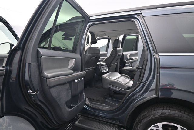 Used 2025 Ford Expedition Active AWD/4WD image 18