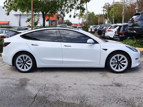Used 2023 Tesla Model 3 Standard Range image 18