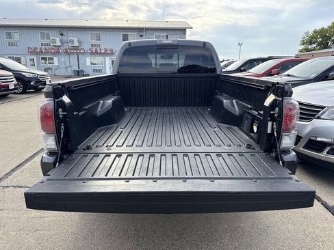 Used 2020 Toyota Tacoma 4x4 Double Cab image 18