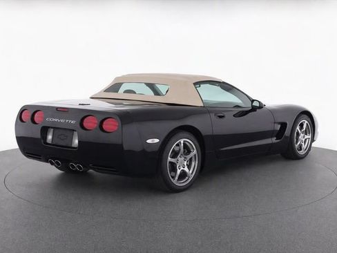 Used 2004 Chevrolet Corvette Convertible w/ Preferred Equipment Group RWD image 4