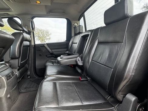 Used 2011 Nissan Titan SL w/ SL Technology Pkg image 12