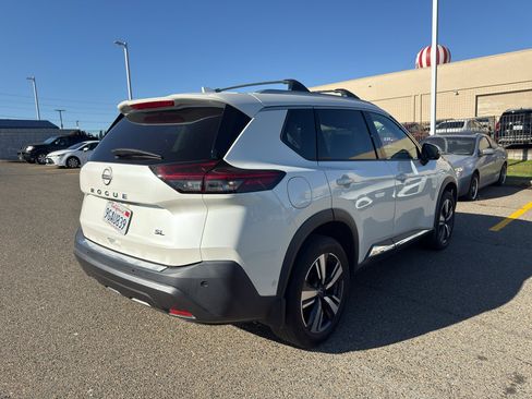 Used 2023 Nissan Rogue SL w/ SL Premium Package FWD image 5