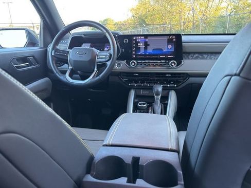 Used 2025 Chevrolet Colorado ZR2 w/ Technology Package image 9