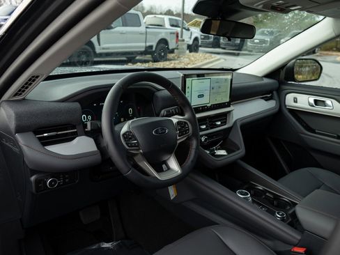 New 2026 Ford Explorer Active w/ Active Comfort Package RWD image 13