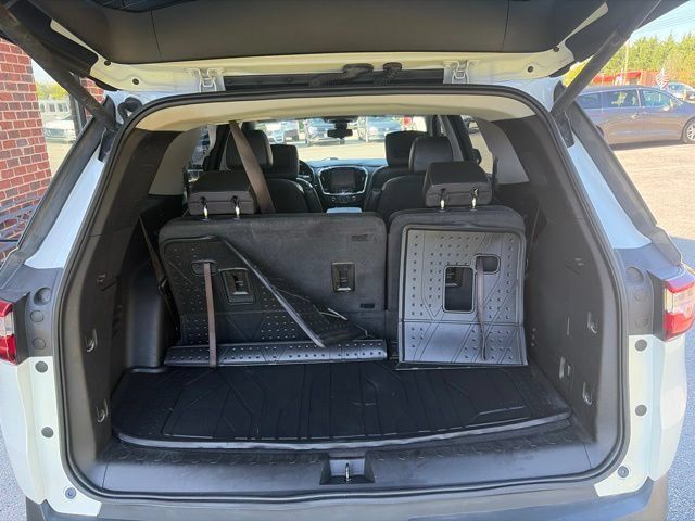 Used 2019 Chevrolet Traverse LT w/ LT Premium Package AWD/4WD image 6