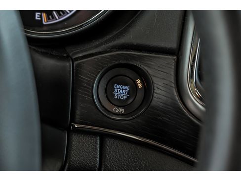 Used 2018 Jeep Grand Cherokee High Altitude AWD/4WD image 19