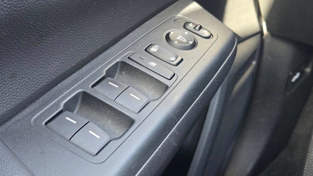 Used 2025 Honda CR-V Sport-L image 17