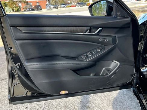 Used 2021 Honda Accord EX-L image 21
