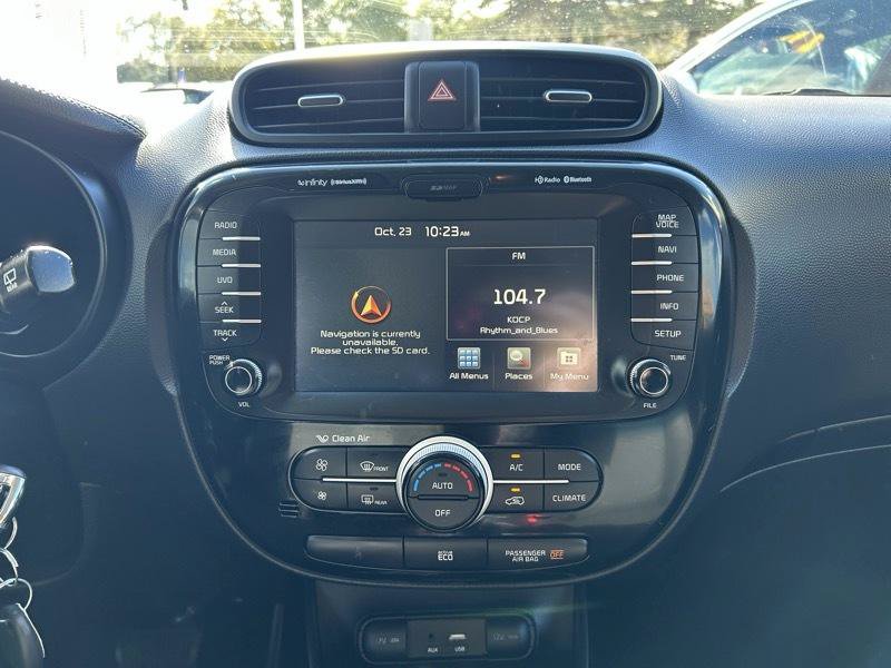 Used 2016 Kia Soul + w/ Audio Package FWD image 12