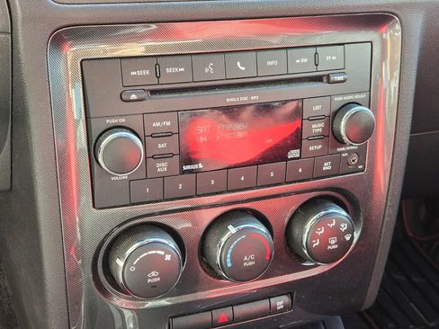 Used 2010 Dodge Challenger SE image 10