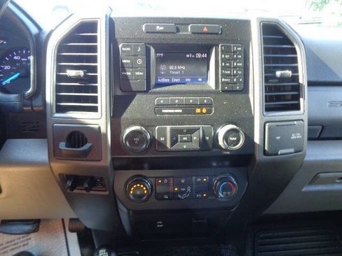 Used 2019 Ford F550 4x4 Regular Cab Super Duty image 17