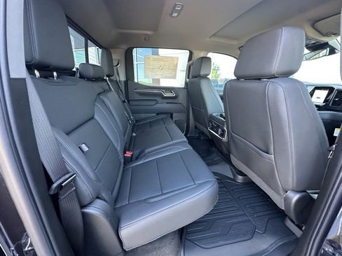 New 2026 GMC Sierra 1500 SLT image 27
