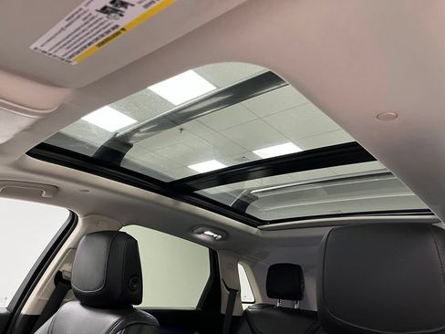 Used 2019 Cadillac XT5 Premium Luxury AWD/4WD image 38