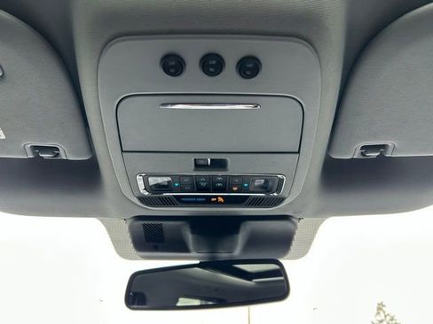 Used 2025 Ford F350 Lariat w/ Black Appearance Package image 17