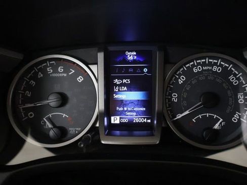 Certified 2018 Toyota Tacoma SR5 image 14