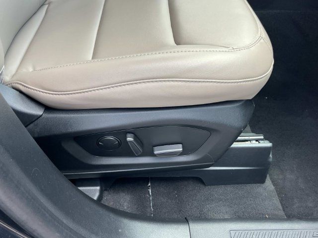 Used 2024 Ford Explorer XLT w/ Equipment Group 202A AWD/4WD image 25