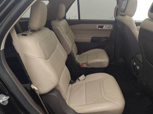 Used 2020 Ford Explorer Platinum w/ Premium Technology Package AWD/4WD image 19