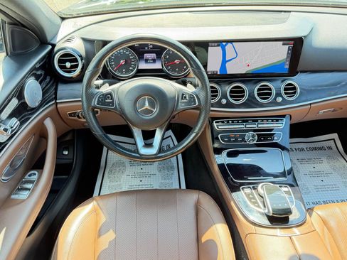 Used 2017 Mercedes-Benz E 300 4MATIC image 28