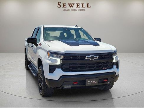 Used 2025 Chevrolet Silverado 1500 LT Trail Boss w/ Convenience Package II AWD/4WD image 7
