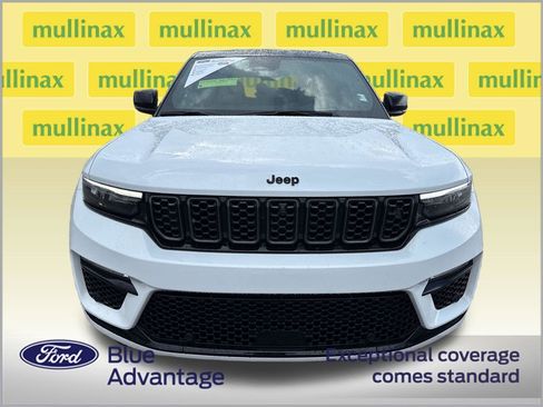 Used 2025 Jeep Grand Cherokee Summit AWD/4WD image 12