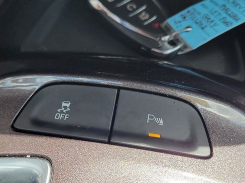 Used 2022 Chevrolet Malibu LT image 21