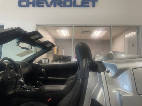 Used 2011 Chevrolet Corvette Grand Sport w/ Preferred Equipment Group image 17